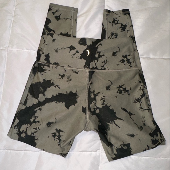 Jessica Simpson Olive Green and black leggings - Picture 5 of 5